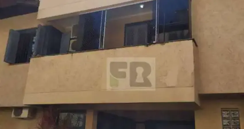 Sobrado com 3 dormitórios à venda por R$ 890.000 - Vila Assunção - Porto Alegre/RS