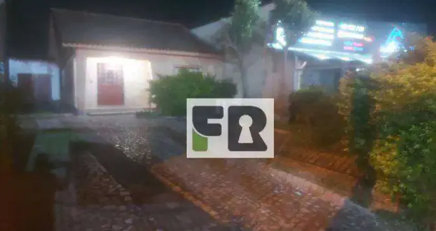 Excelente casa de 2 dormitórios com 5 vagas de garagem, bairro Americana, 550m²- Alvorada-Rs.