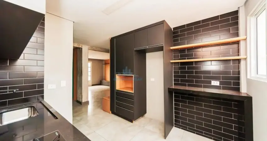 Oportunidade! apartamento reformado, amplo, excelente vista, elevador no centro de curitiba