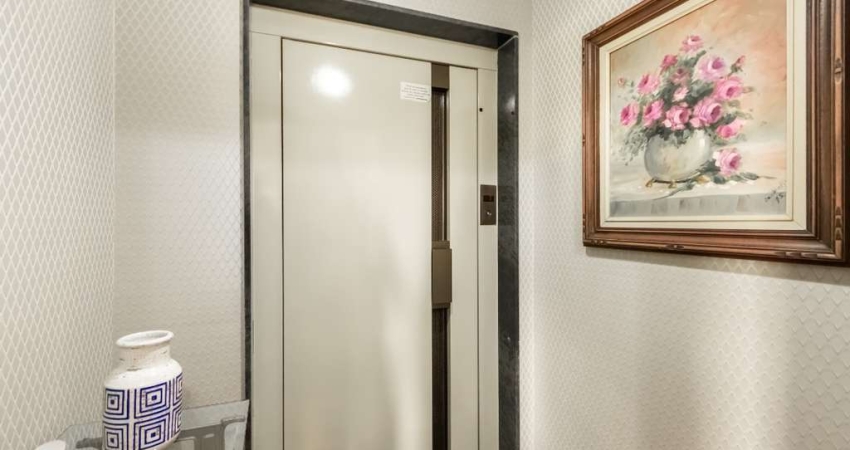 Apartamento tipo para venda com 3 quartos, sendo 3 suítes, 220m²