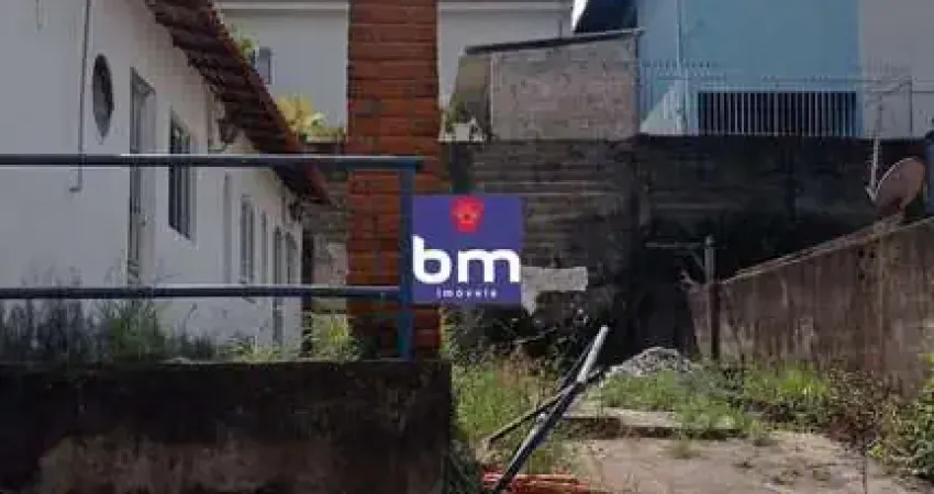 Casa à venda em Taboão da Serra, Jardim Monte Alegre, com 2 quartos, com 100 m²