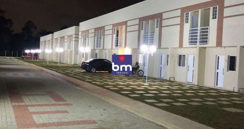 Sobrado à venda em Cotia, Parque Rincão, com 2 quartos, com 60 m², Condomínio Ville de vie 2