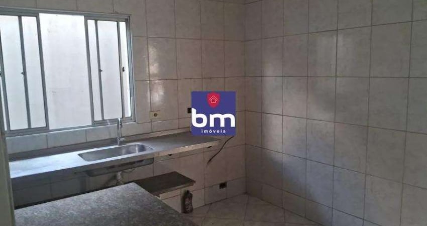 Casa para alugar em São Paulo, Capão Redondo, com 2 quartos, com 60 m², Residencial Meryon