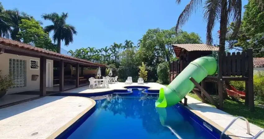 Casa térrea com 6 suítes à venda no condomínio porto frade em angra dos reis