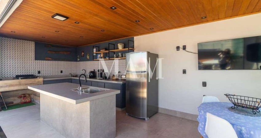 Cobertura duplex finamente decorada a venda no Recreio com 3 suítes - Impecável