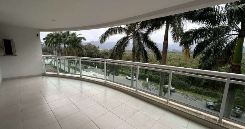 Apartamento para alugar no Recreio dos Bandeirantes com 4 quartos sendo 2 suítes