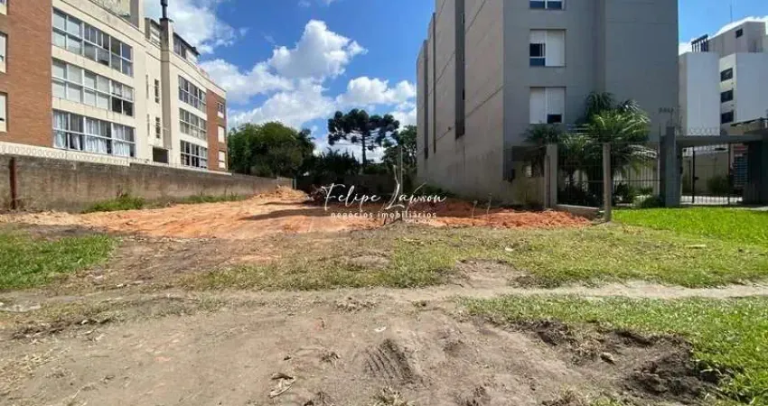 Terreno 880m² ideal para seu negócio na Av. Juscelino K. de Oliveira