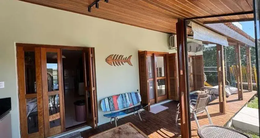 Casa 3 quartos Marina Ilha Verde com acesso ao arroio Pelotas