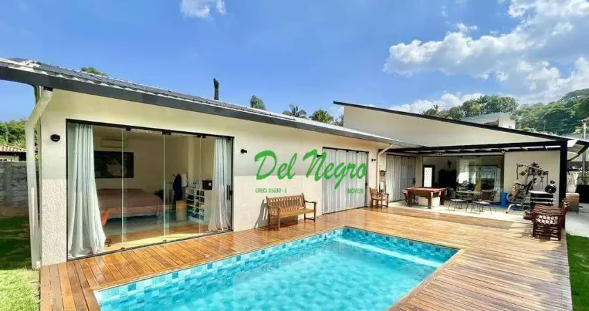 Casa com 3 suítes à venda, 277 m² - Miolo da Granja Viana.