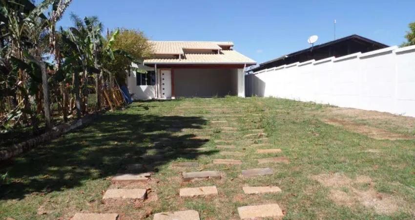 Chácara com 2 dormitórios para alugar, 1000 m² por R$ 3.600,01/mês - Parque Ana Helena - Jaguariúna/SP