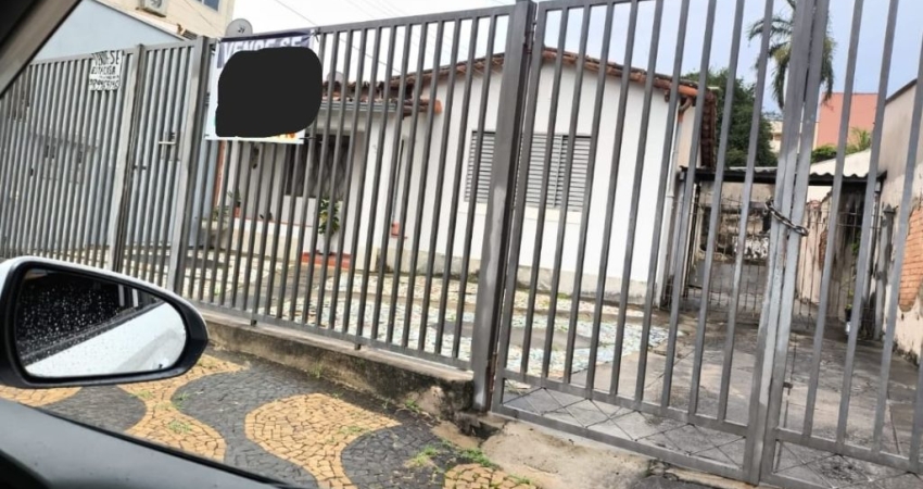 CASA A VENDA COM EDÍCULA. OPORTUNIDADE!!!