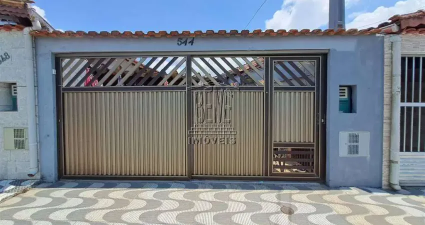 Casa com 2 dormitórios,sendo 1 suíte - Vila Caiçara.