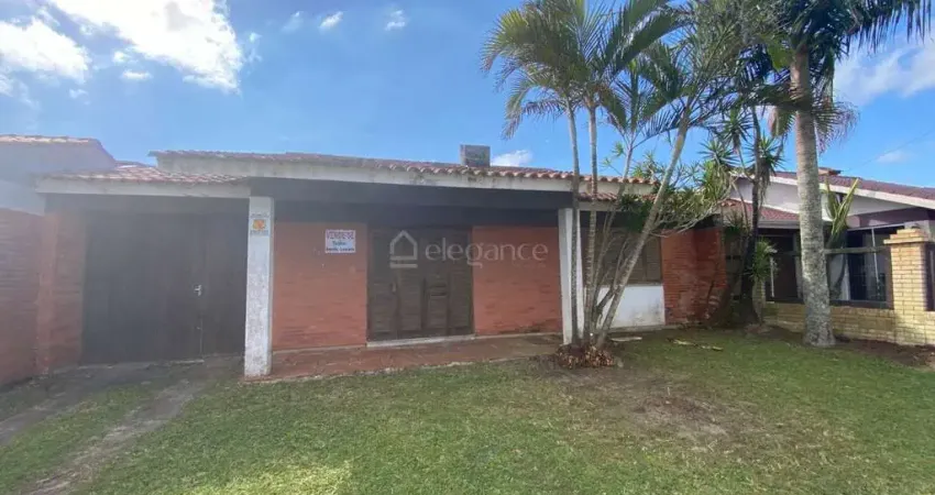 Casa com 3 quartos à venda na Rio Das Contas, 2401, Centro, Xangri-Lá