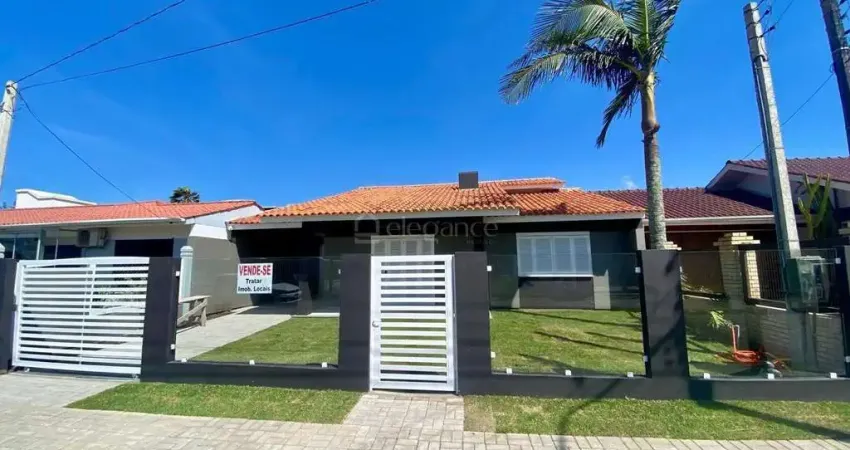 Casa com 3 quartos à venda na Rio Das Contas, 2401, Centro, Xangri-Lá