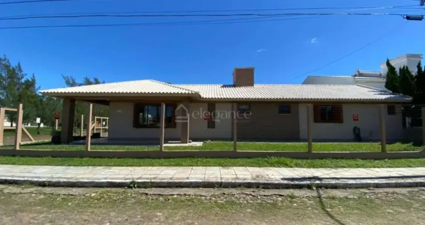 Casa em condomínio fechado com 5 quartos à venda na Avenida Norte, 808, Noiva Do Mar, Xangri-Lá