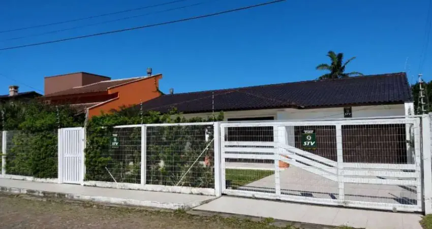 Casa em condomínio fechado com 3 quartos à venda na Rua Araça, 104, Atlântida, Xangri-Lá