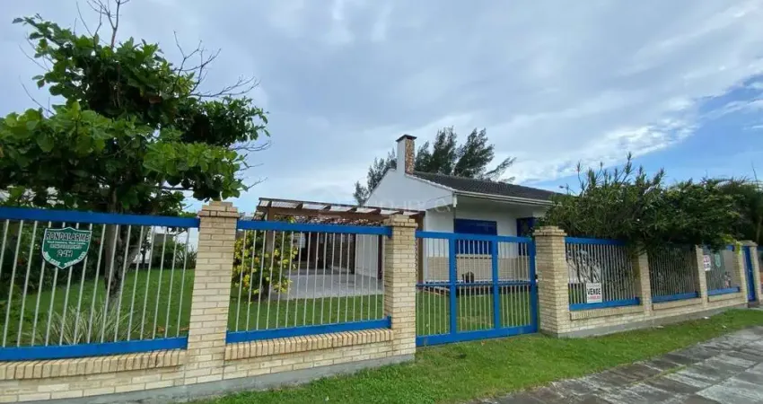Casa com 3 quartos à venda na Das Dálias, 398, Noiva Do Mar, Xangri-Lá