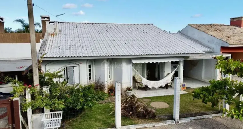 Casa com 4 quartos à venda na Das Begônias, 804, Noiva Do Mar, Xangri-Lá