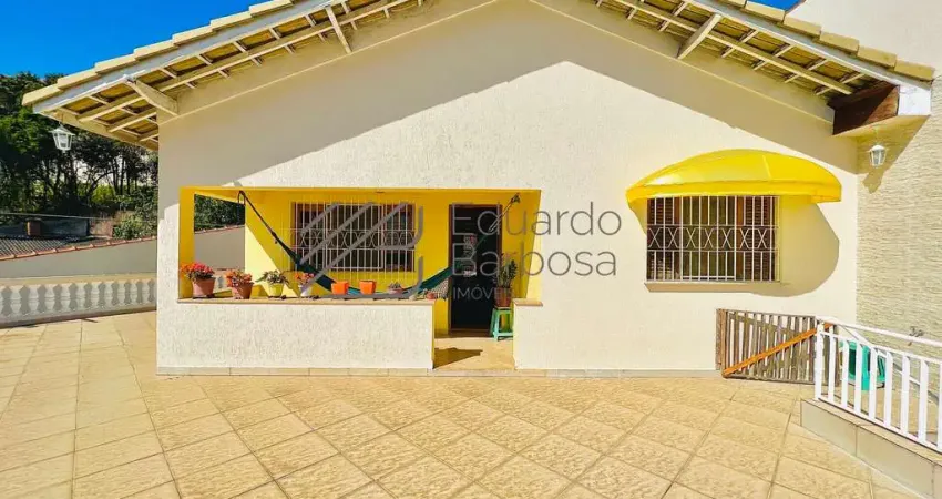 Casa com 3 quartos à venda na Rua Comendador Shigueru Sasaki, 87, Terra Preta, Mairiporã