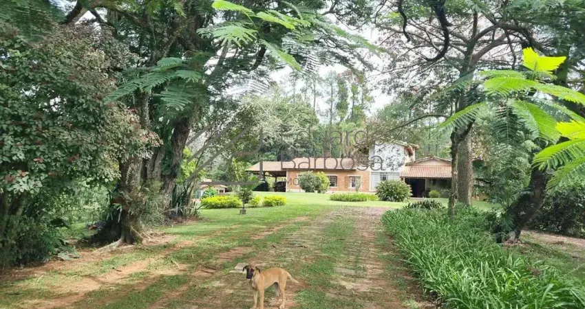 Sítio com lago em atibaia | boa localização |  com escritura | semi-mobiliado