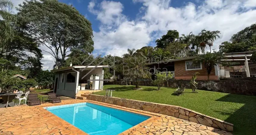 Chácara a venda em atibaia dentro de condominio | aceita financiamento | piscina | semi-mobiliado