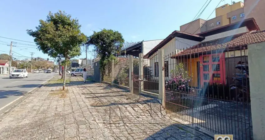 Casa com 3 quartos para alugar na Rua Canadá, 1411, Boa Vista, Curitiba