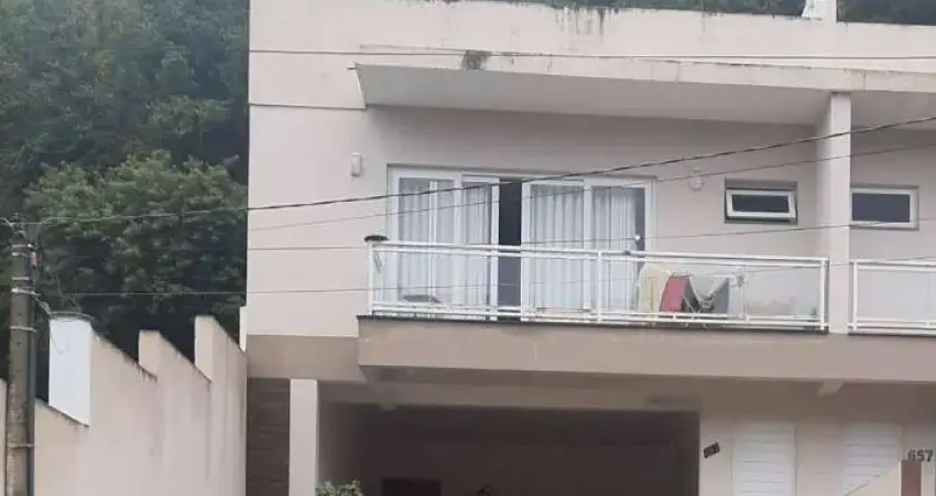 Triplex com 3 dormitórios à venda, 153 m² por R$ 650.000 - Santo Inácio - Santa Cruz do Sul/RS