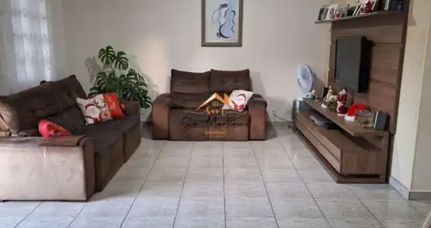 Imperdível Casa à Venda em Jundiaí-SP, na Vila Maringá! 3 quartos, 1 suíte, 2 salas, 3 banheiros, 4 vagas de garagem.