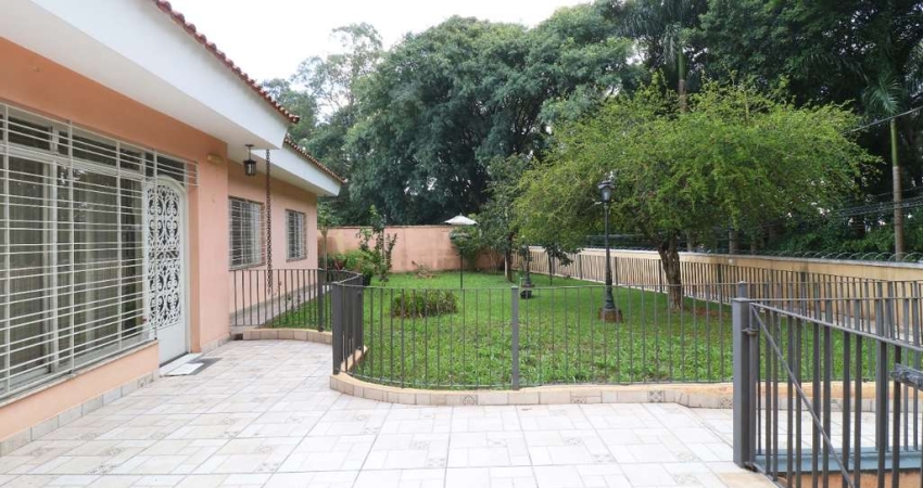 Confortável casa de vila para venda em Jardim Peri Peri com 4 quartos, sendo 1 suíte, 179m²