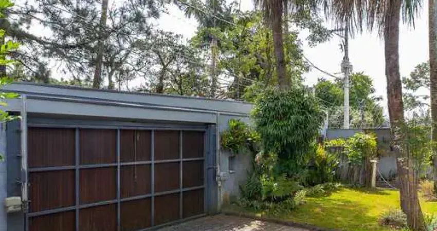 Agradável casa tipo para venda em Jardim Marajoara com 4 quartos, sendo 2 suítes, 384m²