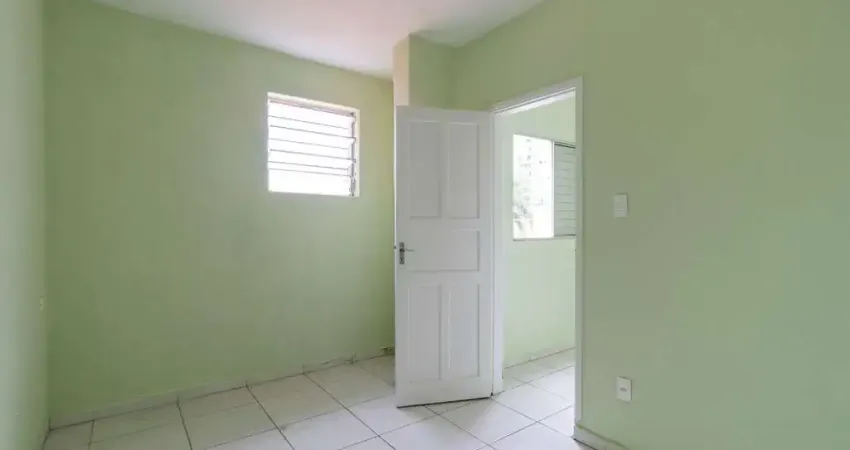 Confortável sobrado para venda em Jardim Aeroporto com 2 quartos, 90m²