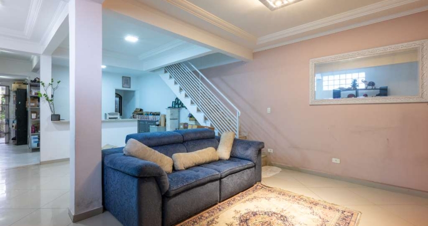 Elegante sobrado para venda com 4 quartos, sendo 1 suíte, 230m²