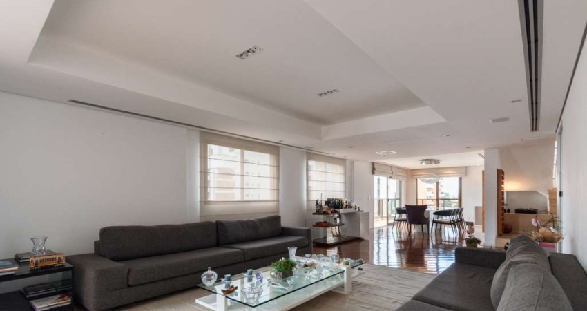 Agradável cobertura para venda com 3 quartos, sendo 3 suítes, 389m²