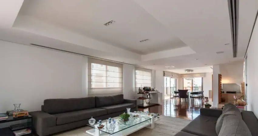 Atraente cobertura para venda em Moema com 3 quartos, sendo 3 suítes, 389m²