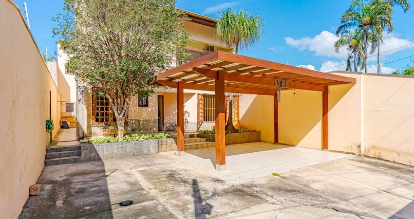 Imperdível sobrado para venda com 4 quartos, sendo 3 suítes, 360m²