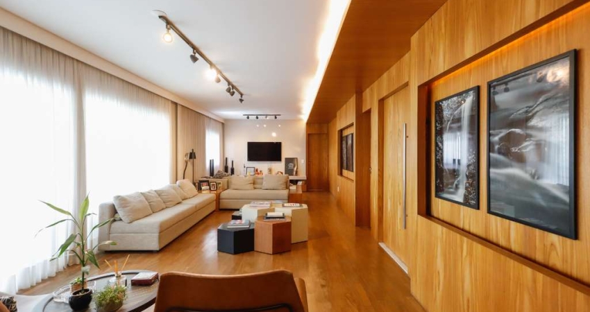 Confortável apartamento tipo para venda com 3 quartos, sendo 3 suítes, 202m²