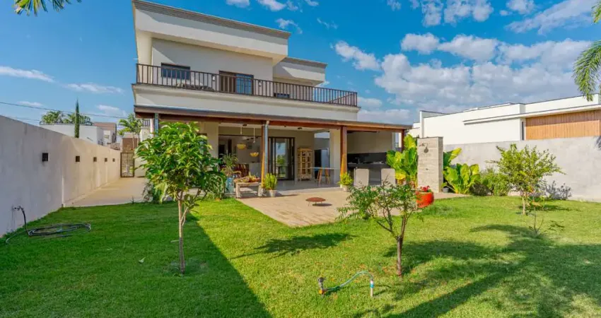 Excelente casa em condomínio para venda com 3 quartos, sendo 3 suítes, 280m²
