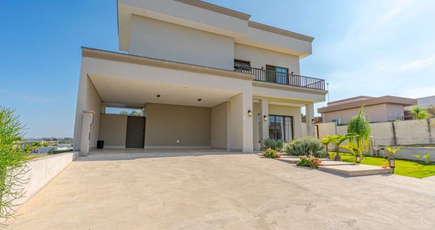 Versátil casa em condomínio para venda com 3 quartos, sendo 3 suítes, 280m²