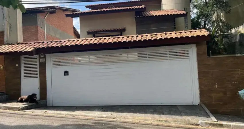 Excelente casa em condomínio para venda em Jardim Vitória Régia com 3 quartos, sendo 3 suítes, 370m²