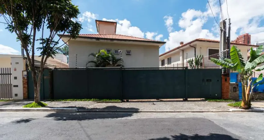 Versátil casa tipo para venda em pacaembu com 4 quartos, sendo 3 suítes, 400m²