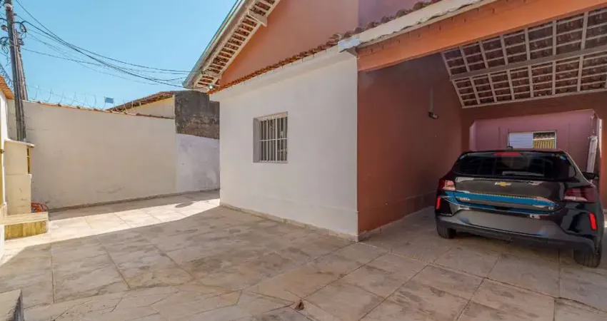 Versátil casa para venda em Jardim América com 5 quartos, sendo 1 suíte , 158m²