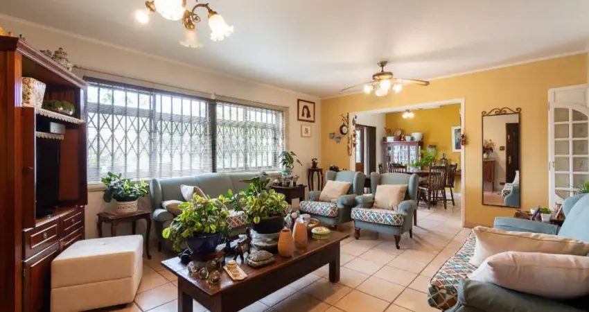 Versátil casa para venda em Vila das Mercês com 4 quartos, sendo 1 suíte , 263m²