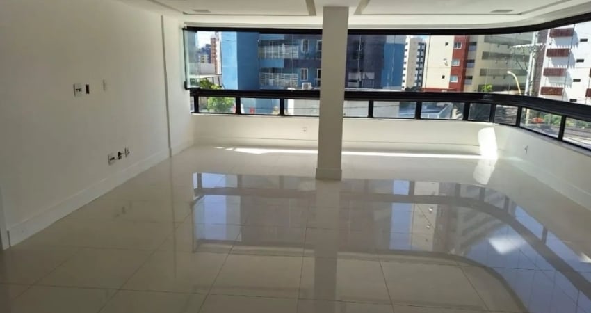 Apartamento com 3 quartos para alugar no Armação, Salvador 