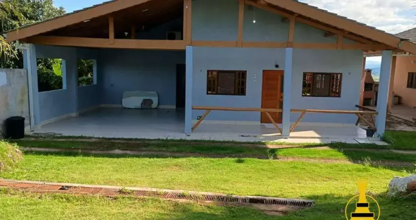 Casa com 3 dormitórios à venda, 150 m² por R$ 650.000 - Vitória Régia - Condomínio Mountain Village - Atibaia/SP