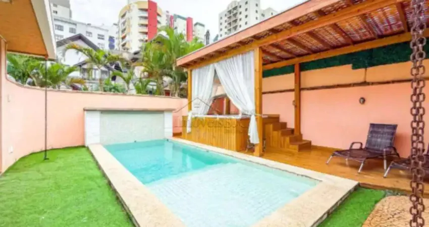 Casa de alto padrão em condomínio fechado | uma verdadeira oportunidade!