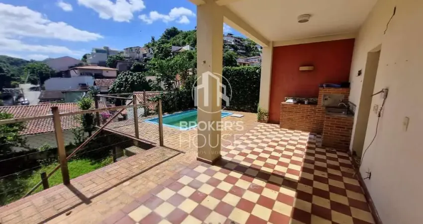 Casa à venda,380 m², 4 quartos sendo 3 suítes ,com piscina Fradinhos, Vitória, ES
