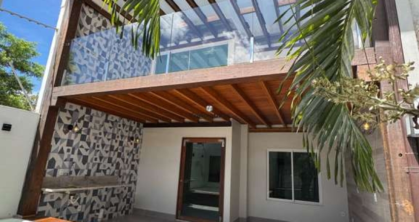 Casa à Venda em Guarapari-ES, na Praia do Morro: 4 quartos, 1 suíte, 2 salas, 3 banheiros, 2 vagas de garagem, 242m².