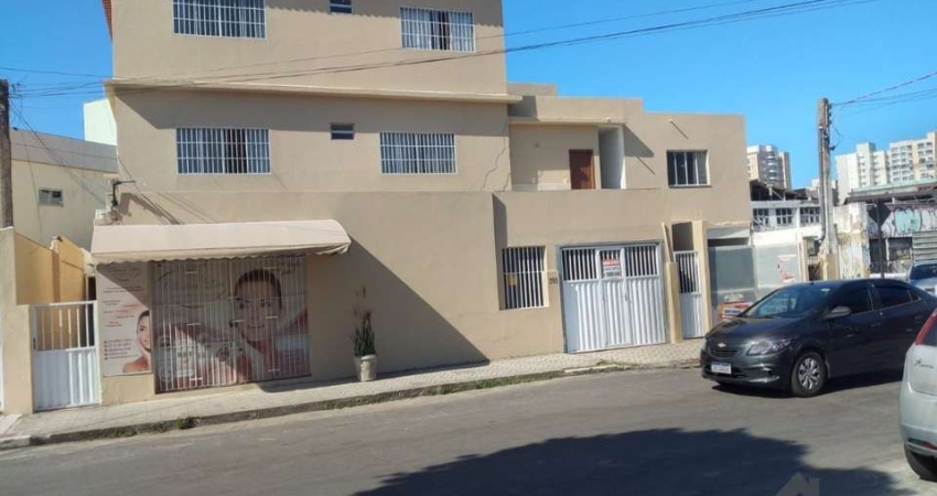 Imperdível! Casa comercial à venda em Guarapari-ES, bairro Muquiçaba, com 5 quartos, 5 suítes, 5 salas e 700m².