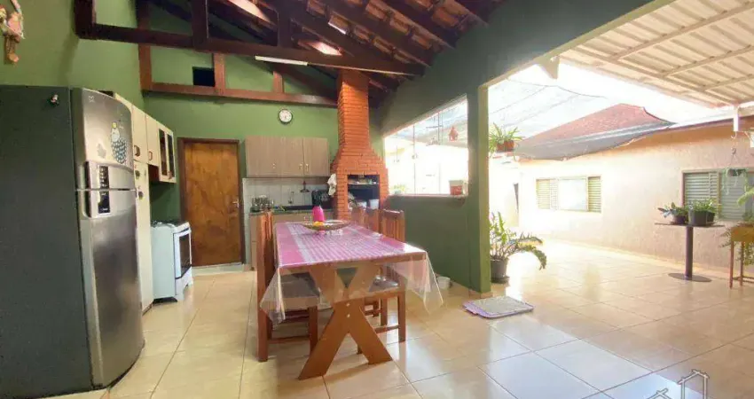 Casa Ampla com Espaço Gourmet | 360m² | Excelente Localização