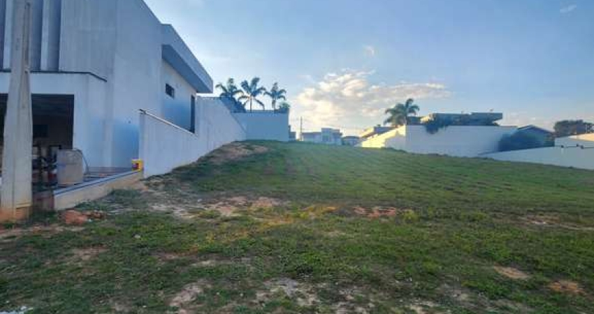 TERRENO A VENDA NO CONDOMÍNIO JARDIM DOS LAGOS